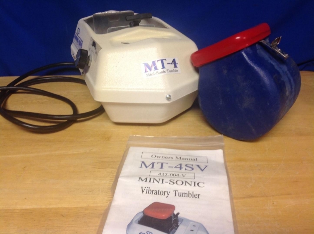 Diamond Pacific MT-4SV Mini-Sonic Vibratory Rock Tumbler - by GEMWORLD online store Diamond Pacific MT-4SV Mini-Sonic Vibratory Rock Tumbler - by GEMWORLD online store